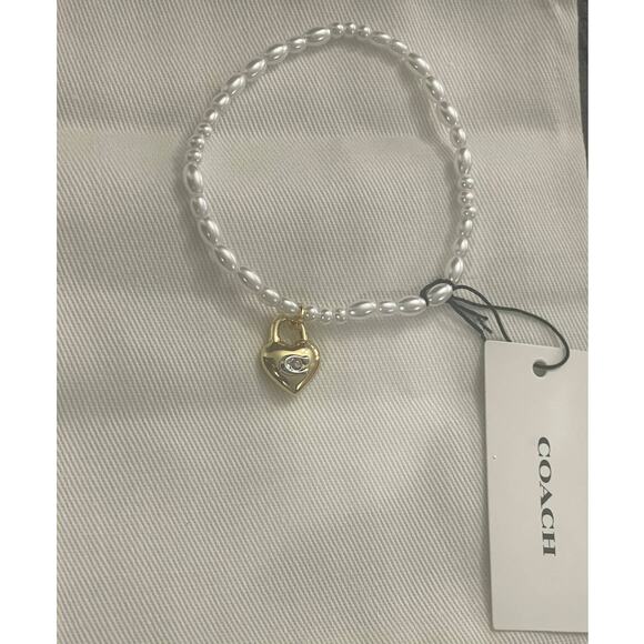 Coach Heart Lock Stretch Bracelet Glass pearls, plated brass and cubic zirconia - Picture 4 of 5